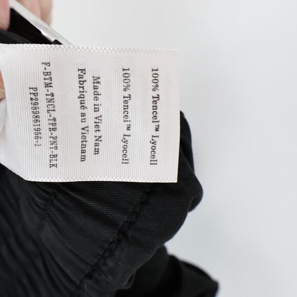 Everlane Women's Tapered Pant in Butterlite Black Size Small NWOT - Picture 7 of 7